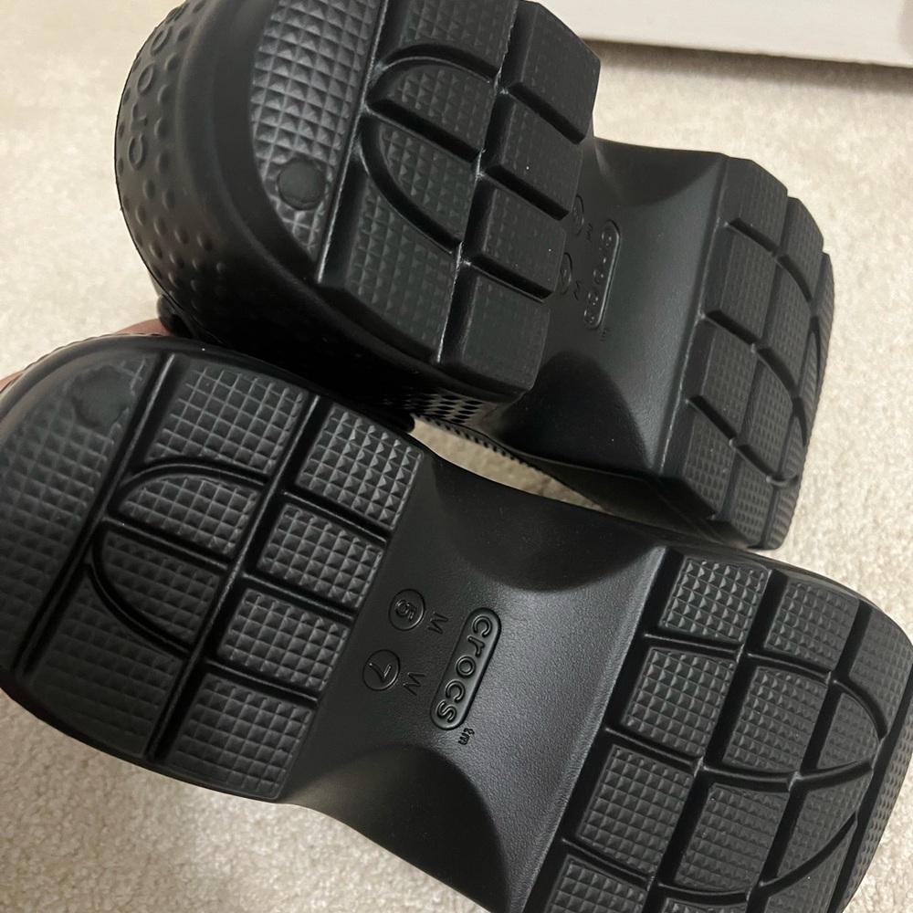 CROCS Black and White Sandals - Picture 6 of 9